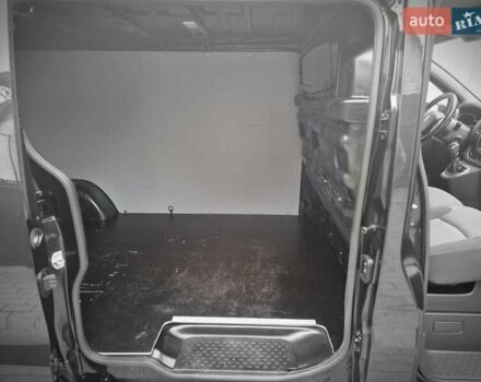 Черный Рено Трафик, объемом двигателя 0 л и пробегом 195 тыс. км за 19899 $, фото 3 на Automoto.ua