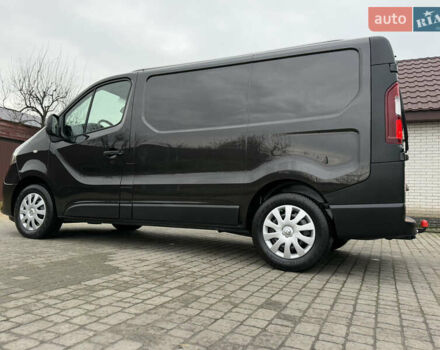 Черный Рено Трафик, объемом двигателя 2 л и пробегом 198 тыс. км за 21850 $, фото 140 на Automoto.ua