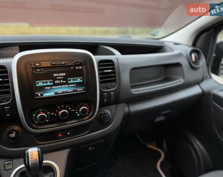 Черный Рено Трафик, объемом двигателя 2 л и пробегом 198 тыс. км за 21850 $, фото 72 на Automoto.ua