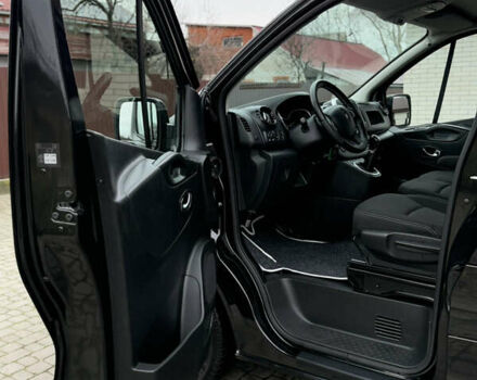 Чорний Рено Трафік, об'ємом двигуна 2 л та пробігом 189 тис. км за 22999 $, фото 55 на Automoto.ua