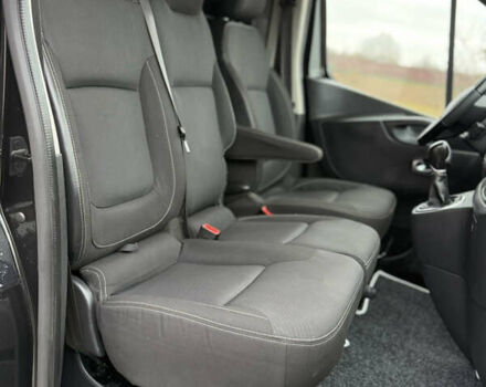 Чорний Рено Трафік, об'ємом двигуна 2 л та пробігом 189 тис. км за 22999 $, фото 42 на Automoto.ua