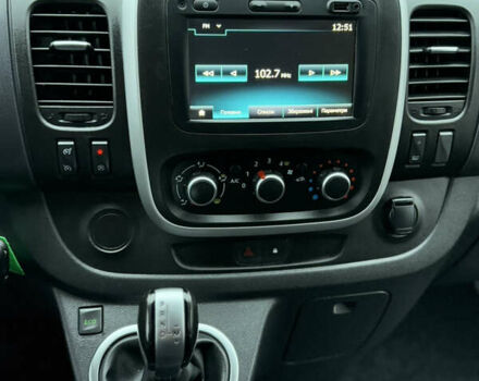 Чорний Рено Трафік, об'ємом двигуна 2 л та пробігом 189 тис. км за 22999 $, фото 74 на Automoto.ua