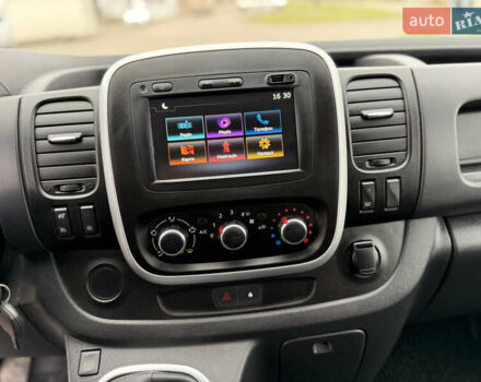 Черный Рено Трафик, объемом двигателя 2 л и пробегом 117 тыс. км за 21300 $, фото 18 на Automoto.ua