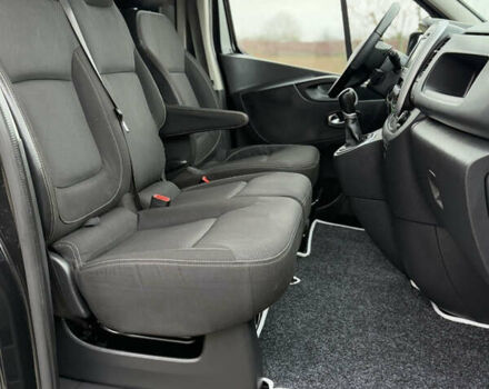 Чорний Рено Трафік, об'ємом двигуна 2 л та пробігом 189 тис. км за 22999 $, фото 40 на Automoto.ua