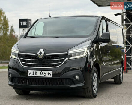 Черный Рено Трафик, объемом двигателя 2 л и пробегом 117 тыс. км за 21300 $, фото 2 на Automoto.ua