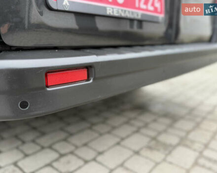 Чорний Рено Трафік, об'ємом двигуна 2 л та пробігом 189 тис. км за 22999 $, фото 69 на Automoto.ua