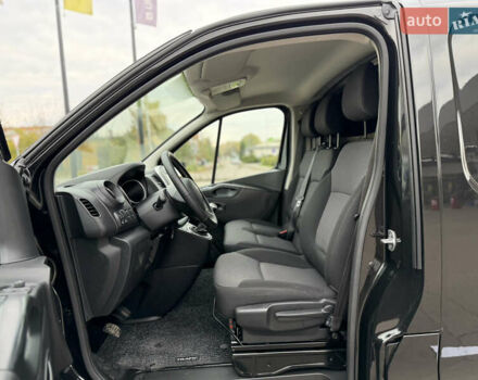 Черный Рено Трафик, объемом двигателя 2 л и пробегом 117 тыс. км за 21300 $, фото 13 на Automoto.ua
