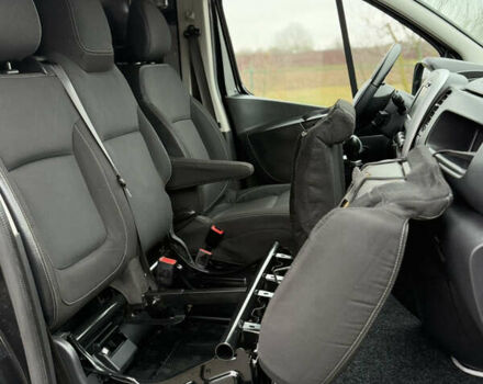 Чорний Рено Трафік, об'ємом двигуна 2 л та пробігом 189 тис. км за 22999 $, фото 46 на Automoto.ua