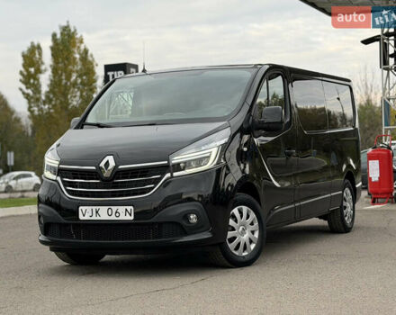 Черный Рено Трафик, объемом двигателя 2 л и пробегом 117 тыс. км за 21300 $, фото 1 на Automoto.ua