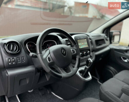 Чорний Рено Трафік, об'ємом двигуна 2 л та пробігом 189 тис. км за 22999 $, фото 80 на Automoto.ua