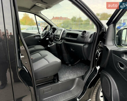 Черный Рено Трафик, объемом двигателя 2 л и пробегом 117 тыс. км за 21300 $, фото 19 на Automoto.ua