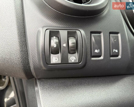 Черный Рено Трафик, объемом двигателя 2 л и пробегом 117 тыс. км за 21300 $, фото 15 на Automoto.ua