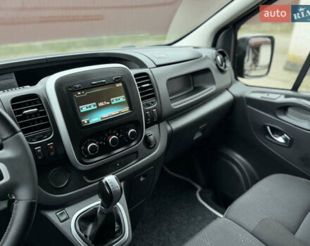 Чорний Рено Трафік, об'ємом двигуна 2 л та пробігом 189 тис. км за 22999 $, фото 75 на Automoto.ua