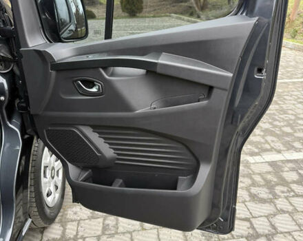 Черный Рено Трафик, объемом двигателя 2 л и пробегом 65 тыс. км за 29900 $, фото 23 на Automoto.ua