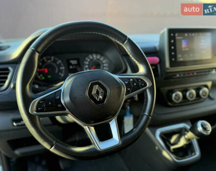 Черный Рено Трафик, объемом двигателя 2 л и пробегом 179 тыс. км за 23450 $, фото 90 на Automoto.ua