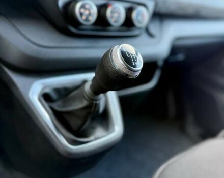 Черный Рено Трафик, объемом двигателя 2 л и пробегом 81 тыс. км за 27900 $, фото 76 на Automoto.ua