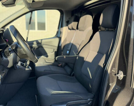 Черный Рено Трафик, объемом двигателя 2 л и пробегом 179 тыс. км за 23450 $, фото 82 на Automoto.ua