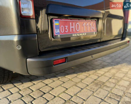 Черный Рено Трафик, объемом двигателя 2 л и пробегом 179 тыс. км за 23450 $, фото 110 на Automoto.ua