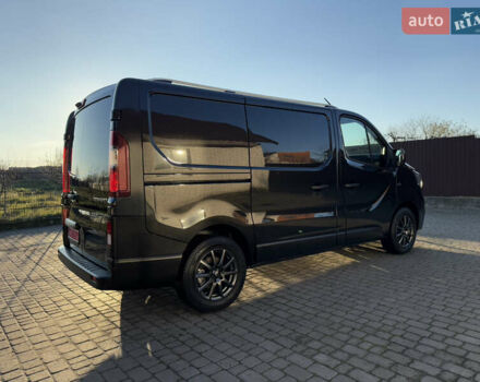 Черный Рено Трафик, объемом двигателя 2 л и пробегом 179 тыс. км за 23450 $, фото 148 на Automoto.ua