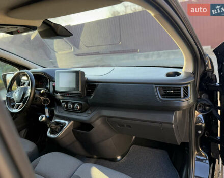 Черный Рено Трафик, объемом двигателя 2 л и пробегом 179 тыс. км за 23450 $, фото 76 на Automoto.ua