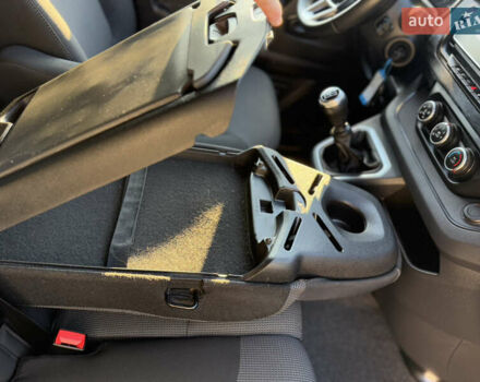 Черный Рено Трафик, объемом двигателя 2 л и пробегом 179 тыс. км за 23450 $, фото 69 на Automoto.ua