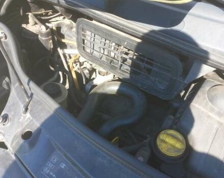 Рено Трафик 2012 в Бахмаче на Automoto.ua Черный Рено Трафик, объемом двигателя 2 л и пробегом 380 тыс. км за 9300 $, фото 18 на Automoto.ua