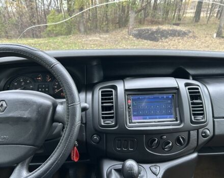 Черный Рено Трафик, объемом двигателя 2.5 л и пробегом 300 тыс. км за 2999 $, фото 7 на Automoto.ua