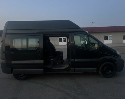 Черный Рено Трафик, объемом двигателя 2.5 л и пробегом 290 тыс. км за 8888 $, фото 1 на Automoto.ua