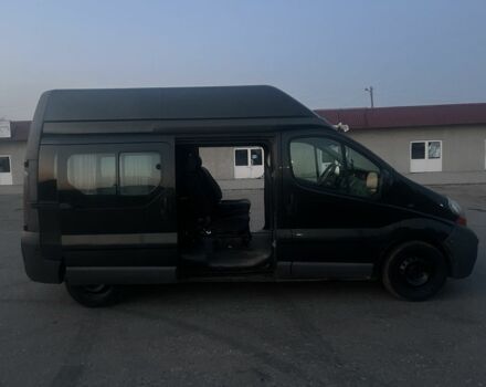 Черный Рено Трафик, объемом двигателя 2.5 л и пробегом 290 тыс. км за 8888 $, фото 2 на Automoto.ua