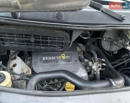 Черный Рено Трафик, объемом двигателя 1.9 л и пробегом 286 тыс. км за 7250 $, фото 80 на Automoto.ua