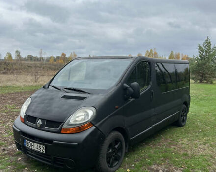 Черный Рено Трафик, объемом двигателя 2.5 л и пробегом 296 тыс. км за 2999 $, фото 1 на Automoto.ua