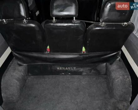 Чорний Рено Трафік, об'ємом двигуна 2.46 л та пробігом 333 тис. км за 8600 $, фото 10 на Automoto.ua