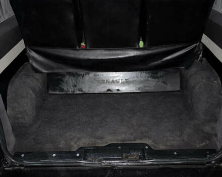 Чорний Рено Трафік, об'ємом двигуна 2.46 л та пробігом 333 тис. км за 8600 $, фото 11 на Automoto.ua