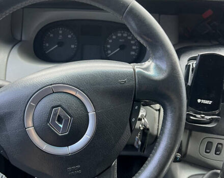 Чорний Рено Трафік, об'ємом двигуна 2.5 л та пробігом 340 тис. км за 8000 $, фото 5 на Automoto.ua