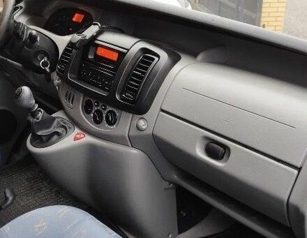 Черный Рено Трафик, объемом двигателя 1.9 л и пробегом 190 тыс. км за 6800 $, фото 19 на Automoto.ua