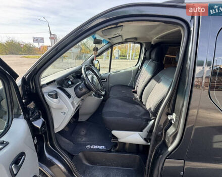 Чорний Рено Трафік, об'ємом двигуна 2 л та пробігом 203 тис. км за 12800 $, фото 10 на Automoto.ua