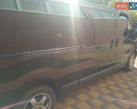 Чорний Рено Трафік, об'ємом двигуна 2 л та пробігом 350 тис. км за 8066 $, фото 4 на Automoto.ua