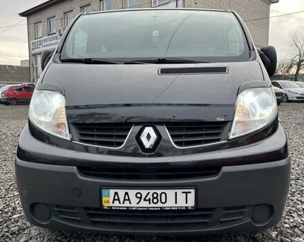 Черный Рено Трафик, объемом двигателя 2 л и пробегом 228 тыс. км за 10500 $, фото 2 на Automoto.ua