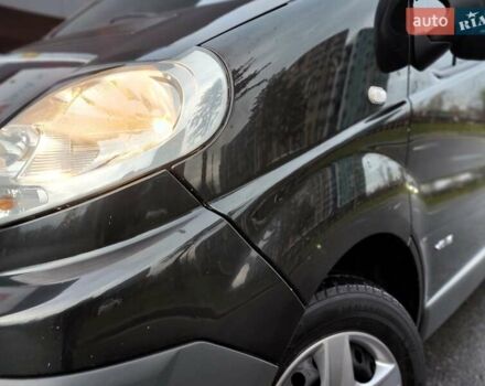 Чорний Рено Трафік, об'ємом двигуна 2 л та пробігом 347 тис. км за 8990 $, фото 2 на Automoto.ua