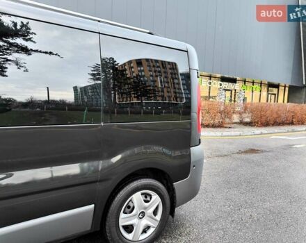 Чорний Рено Трафік, об'ємом двигуна 2 л та пробігом 347 тис. км за 8990 $, фото 4 на Automoto.ua