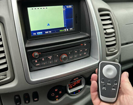 Чорний Рено Трафік, об'ємом двигуна 2.46 л та пробігом 207 тис. км за 12600 $, фото 12 на Automoto.ua