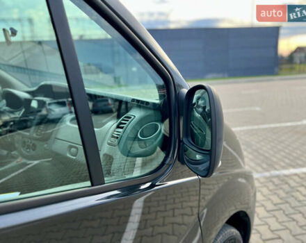 Черный Рено Трафик, объемом двигателя 2 л и пробегом 159 тыс. км за 15100 $, фото 34 на Automoto.ua