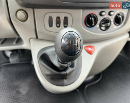 Черный Рено Трафик, объемом двигателя 2 л и пробегом 159 тыс. км за 15100 $, фото 44 на Automoto.ua