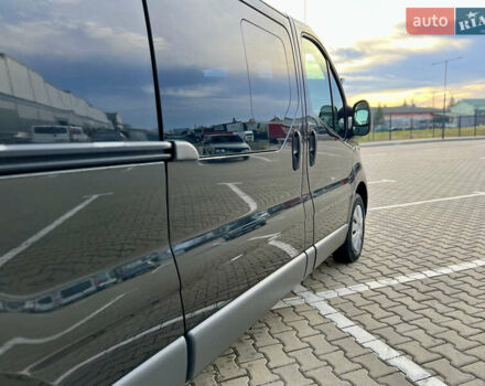 Черный Рено Трафик, объемом двигателя 2 л и пробегом 159 тыс. км за 15100 $, фото 31 на Automoto.ua