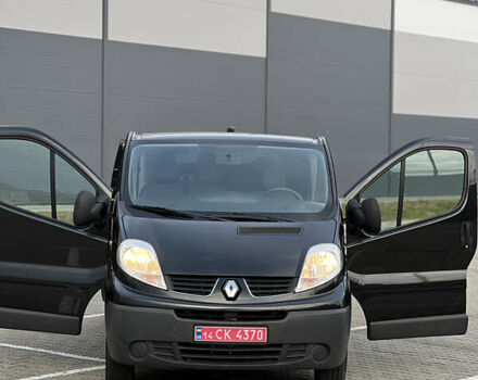 Черный Рено Трафик, объемом двигателя 2 л и пробегом 159 тыс. км за 15100 $, фото 77 на Automoto.ua