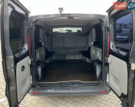 Черный Рено Трафик, объемом двигателя 2 л и пробегом 159 тыс. км за 15100 $, фото 69 на Automoto.ua