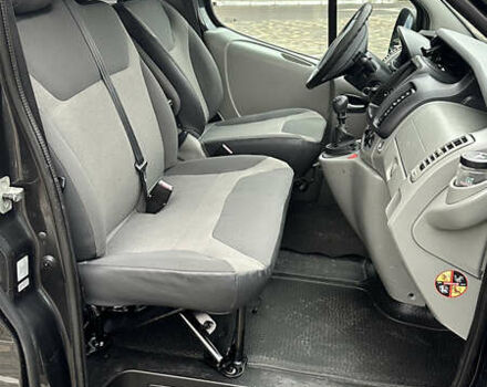 Черный Рено Трафик, объемом двигателя 2 л и пробегом 276 тыс. км за 12800 $, фото 11 на Automoto.ua