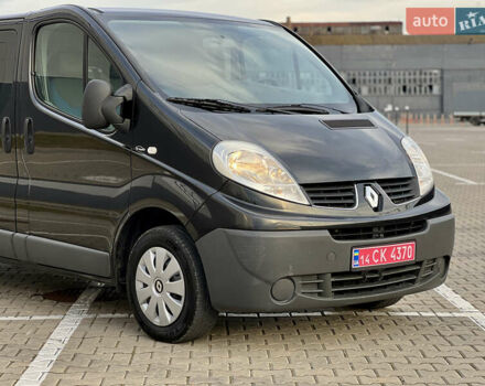 Черный Рено Трафик, объемом двигателя 2 л и пробегом 159 тыс. км за 15100 $, фото 5 на Automoto.ua