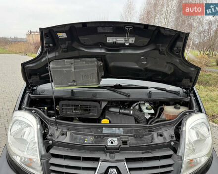 Черный Рено Трафик, объемом двигателя 2.5 л и пробегом 256 тыс. км за 14500 $, фото 27 на Automoto.ua