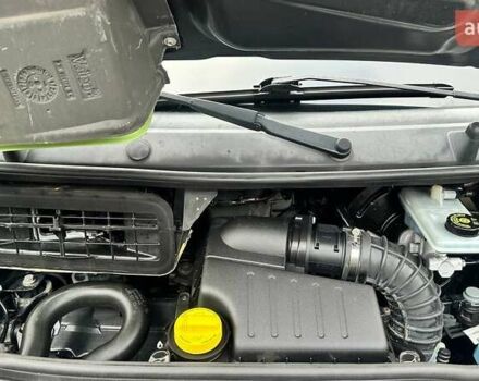 Черный Рено Трафик, объемом двигателя 2 л и пробегом 237 тыс. км за 13600 $, фото 19 на Automoto.ua